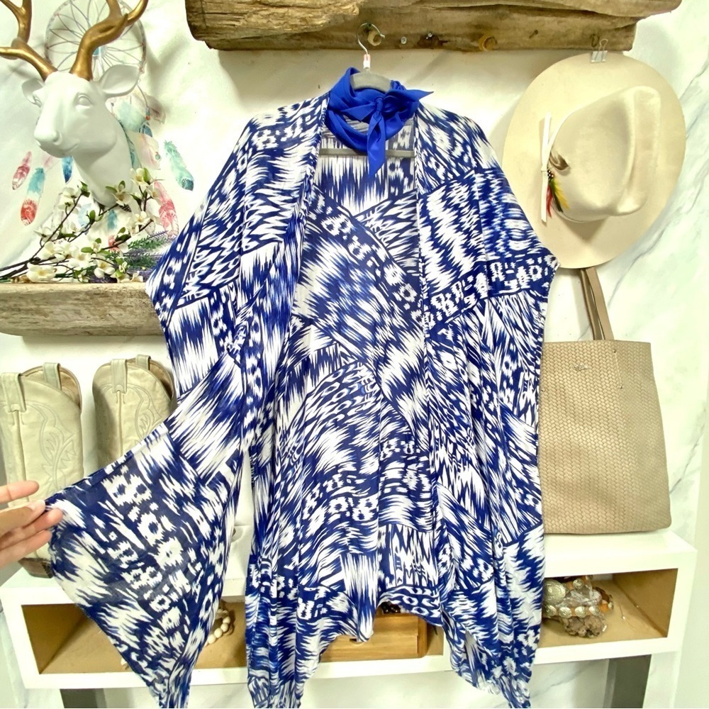 Mediterranean vibe cover up/Cape w boho beach vibe soft gauzy lightweight fabric